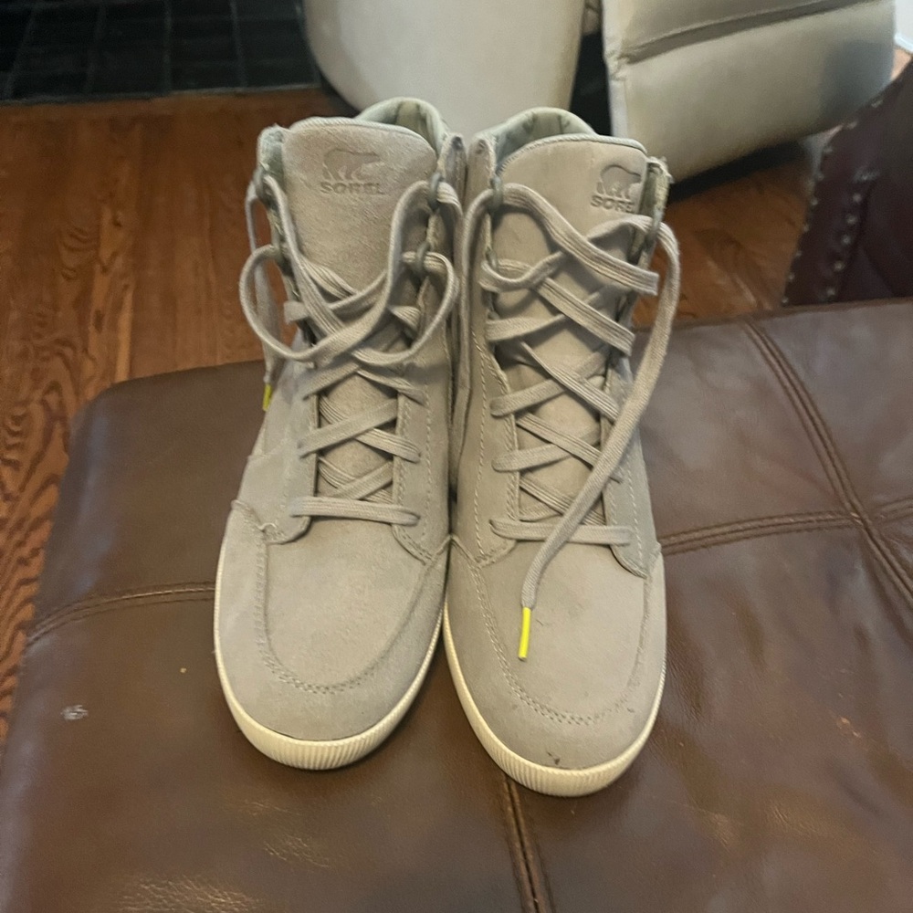 Sorel Light Gray High-Top Sneakers